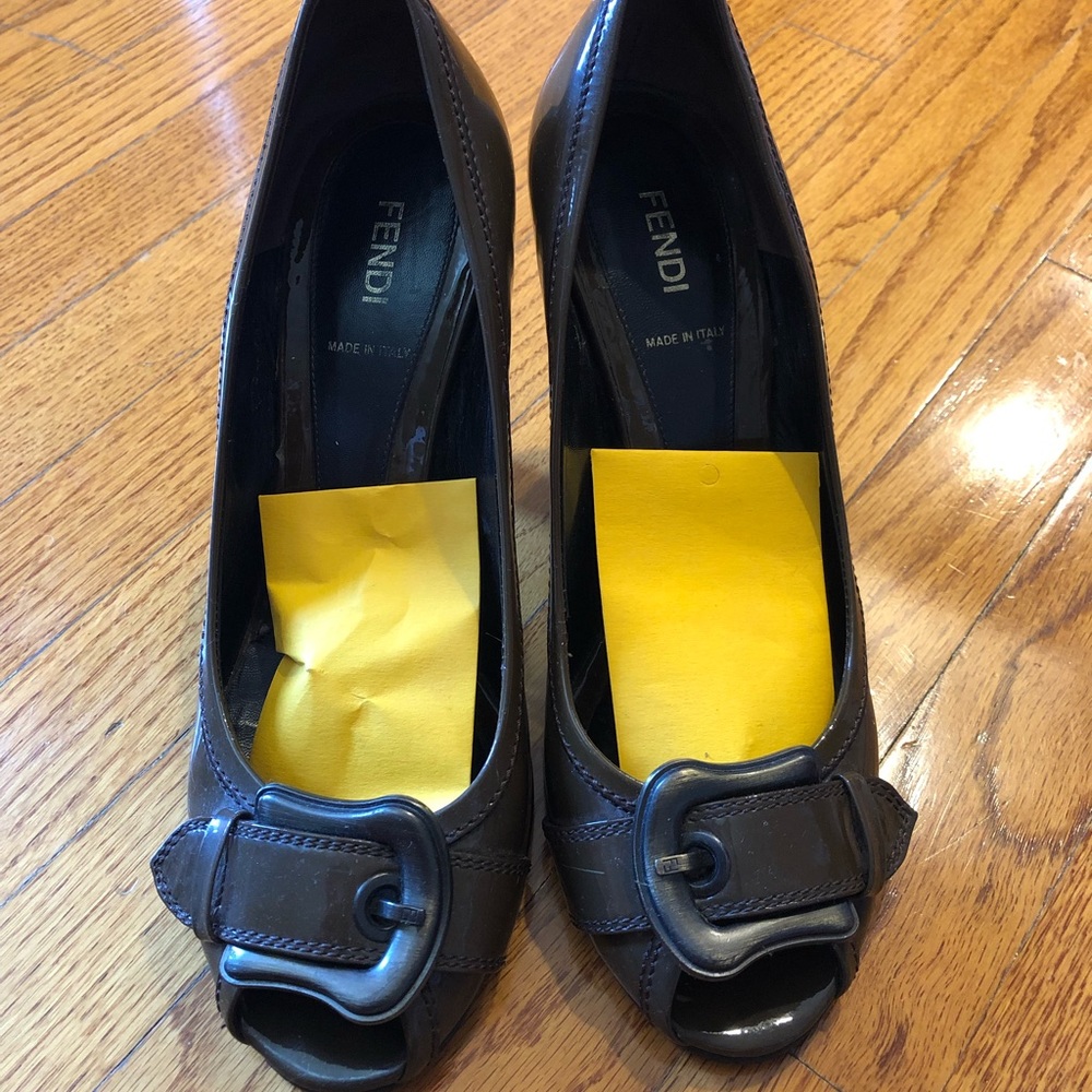 Fendi shoes size 39.5 in great condition!